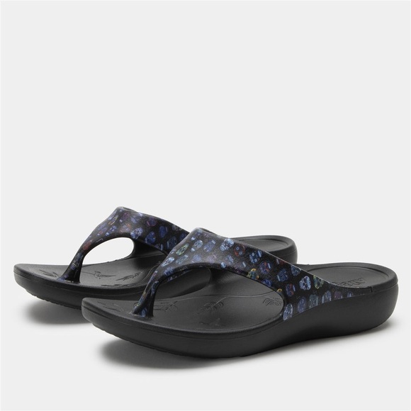 NWOT Alegria Ode Sugar Skulls Comfort Sandals Flip Flops 8 Arch Support - Picture 1 of 8